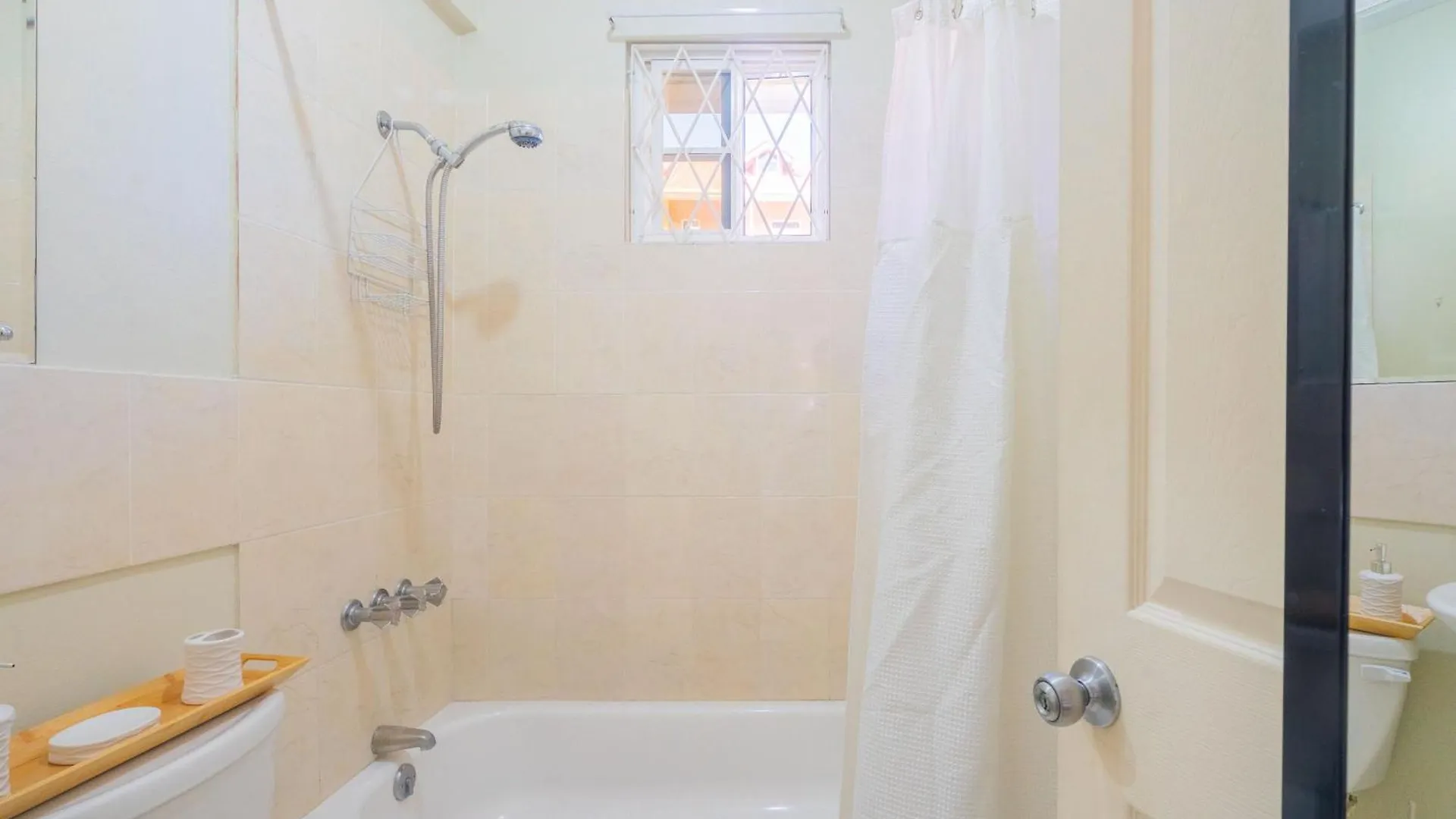 Musgrave Annex- Comfy 1 Bedroom Apartment On The Ground Floor Kingston